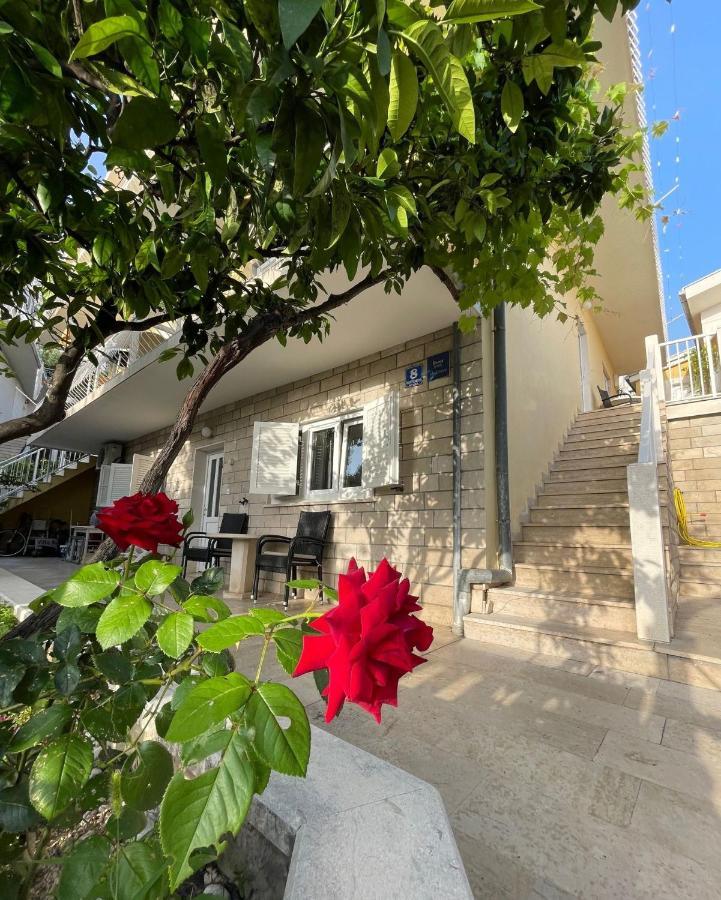 Villa Ruza 30M From The Beach Baška Voda Екстериор снимка
